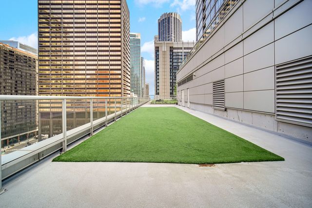 240 E Illinois Street 1004, Chicago, IL 60611