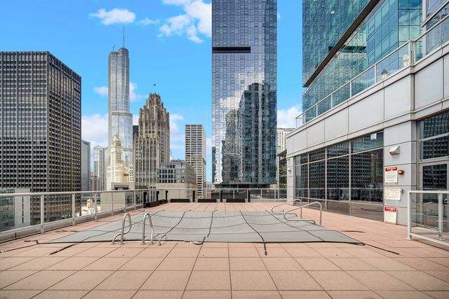 240 E Illinois Street 1004, Chicago, IL 60611