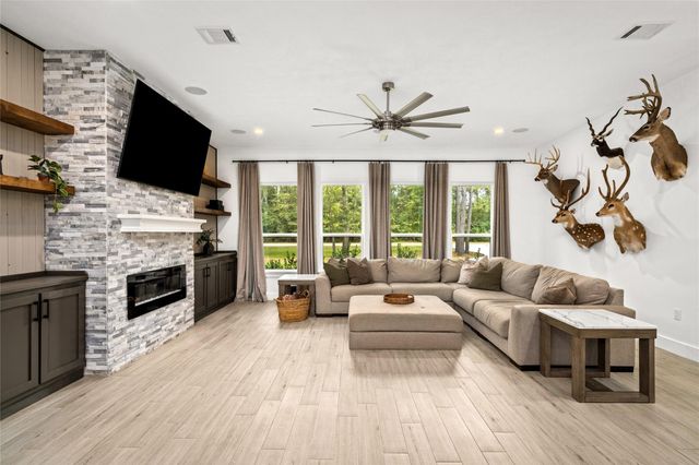 21206 Peach Wood, Cleveland, TX 77328