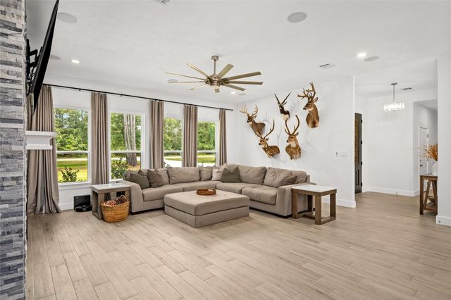 21206 Peach Wood, Cleveland, TX 77328