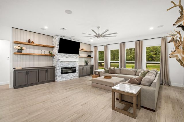 21206 Peach Wood, Cleveland, TX 77328