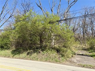 329 Mckee Rd, N Versailles, PA 15137