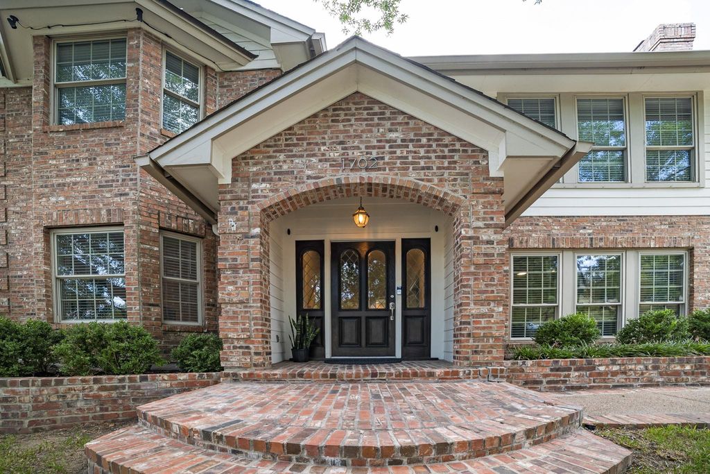 1702 Crested Butte DR, Austin, TX 78746