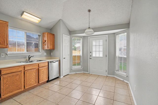 8844 Mystic Trail, Fort Worth, TX 76118