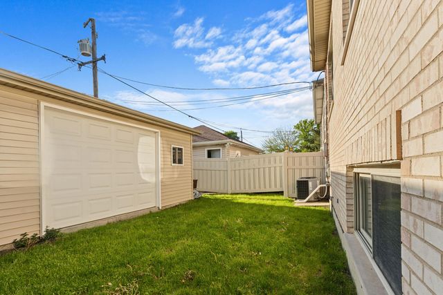 2540 Hessing Street, River Grove, IL 60171
