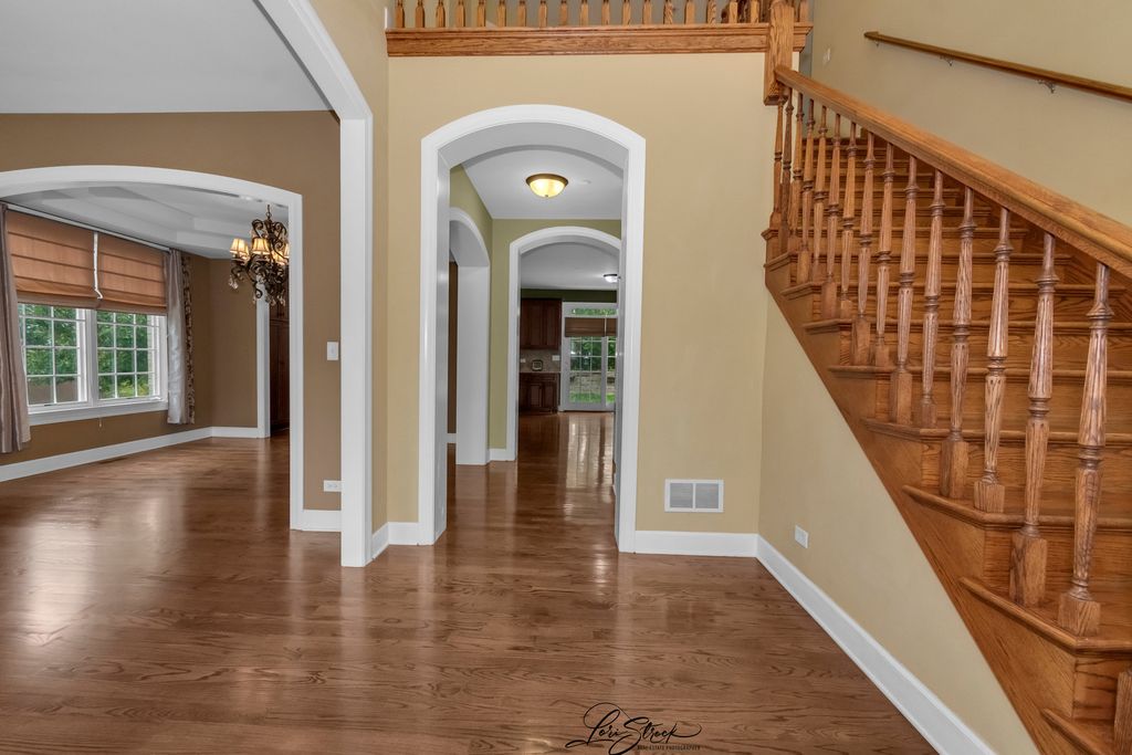 9023 Park Hill Court, Hickory Hills, IL 60457 — photo 4