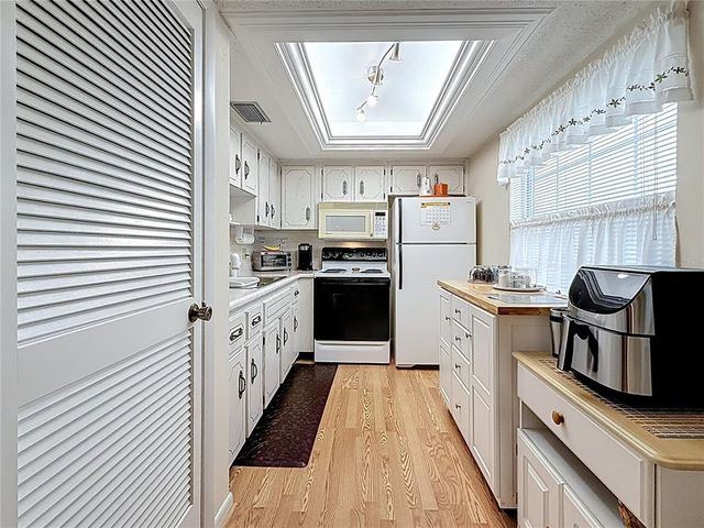 861 MAPLE COURT 205, Dunedin, FL 34698