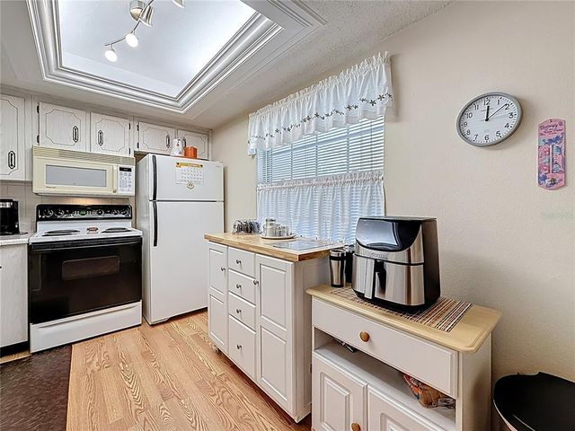 861 MAPLE COURT 205, Dunedin, FL 34698