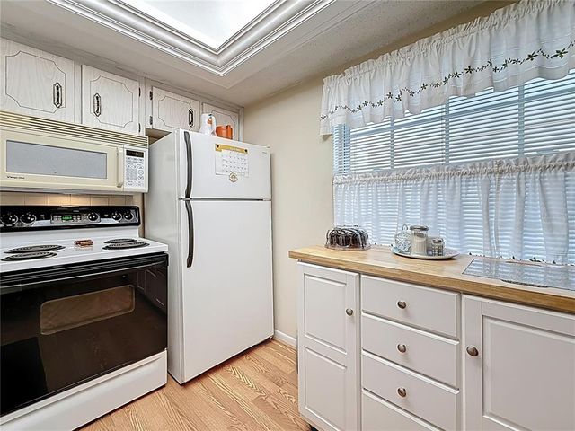 861 MAPLE COURT 205, Dunedin, FL 34698