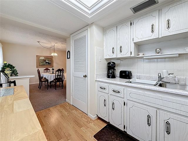 861 MAPLE COURT 205, Dunedin, FL 34698