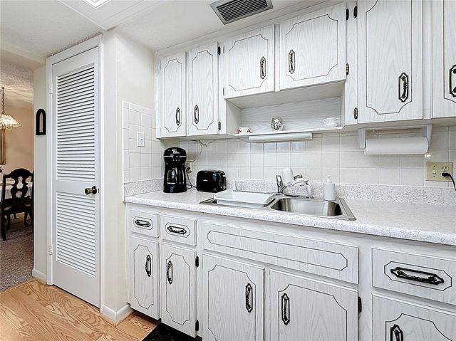 861 MAPLE COURT 205, Dunedin, FL 34698