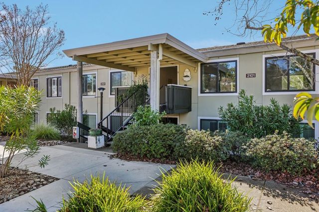 2101 Golden Rain Road 11, Walnut Creek, CA 94595