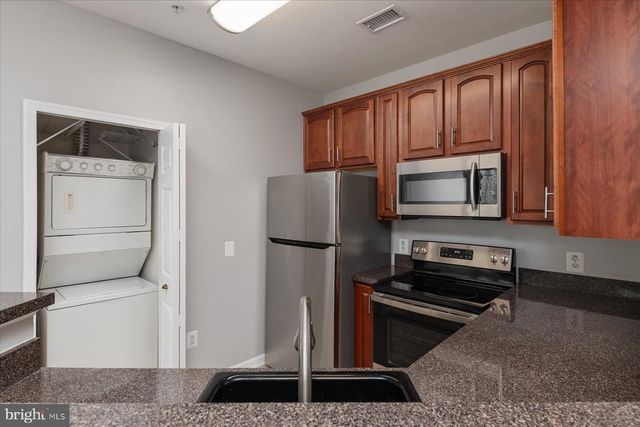 15618 Everglade Ln Apt 306, Bowie, MD 20716