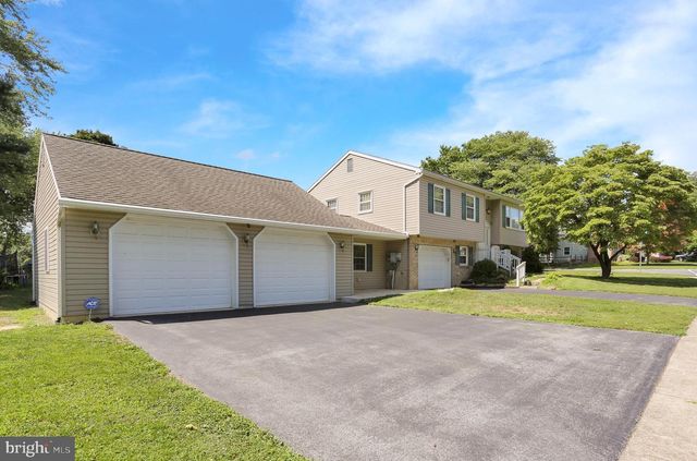 320 N WALNUT ST, Wernersville, PA 19565