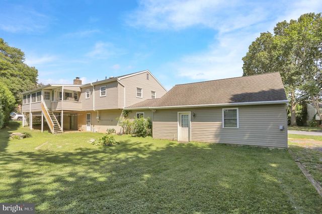 320 N WALNUT ST, Wernersville, PA 19565