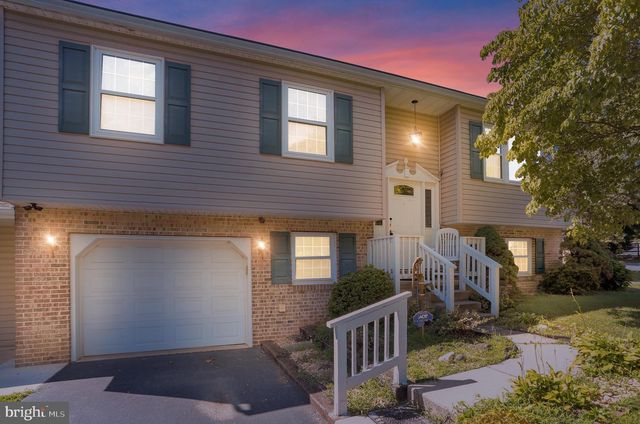 320 N WALNUT ST, Wernersville, PA 19565