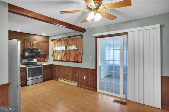320 N WALNUT ST, Wernersville, PA 19565