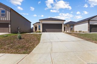 14223 Gamefish Run, Elmendorf, TX 78112