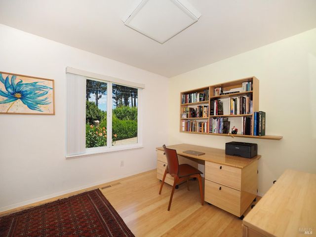 626 Gold Ridge Rd, Sebastopol, CA 95472