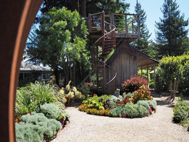 626 Gold Ridge Rd, Sebastopol, CA 95472