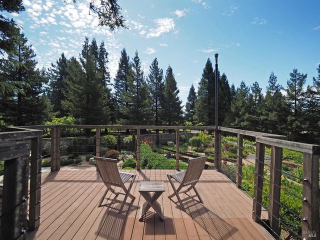 626 Gold Ridge Rd, Sebastopol, CA 95472