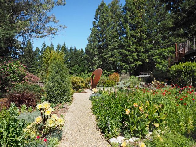 626 Gold Ridge Rd, Sebastopol, CA 95472