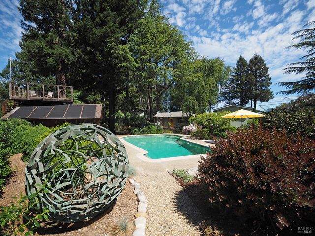 626 Gold Ridge Rd, Sebastopol, CA 95472