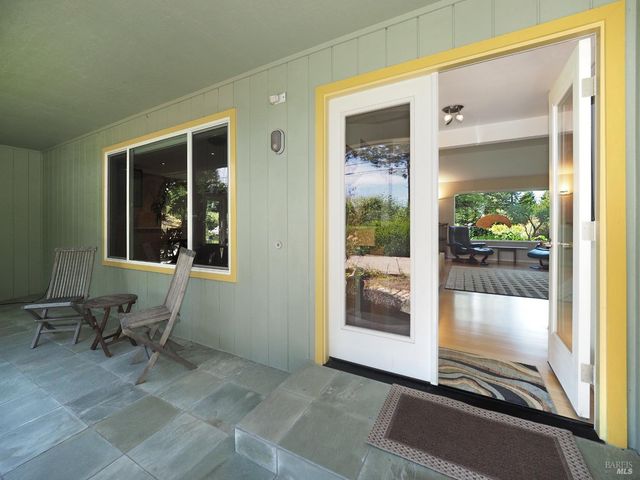 626 Gold Ridge Rd, Sebastopol, CA 95472