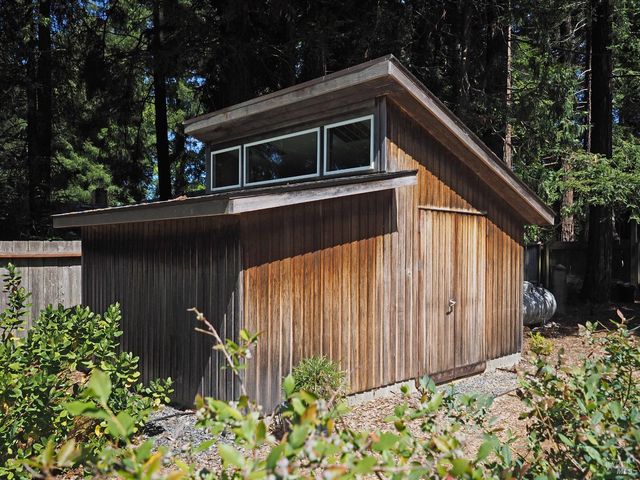 626 Gold Ridge Rd, Sebastopol, CA 95472