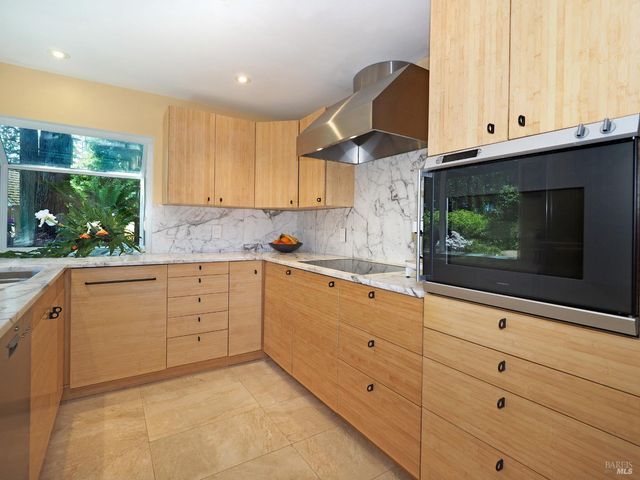 626 Gold Ridge Rd, Sebastopol, CA 95472