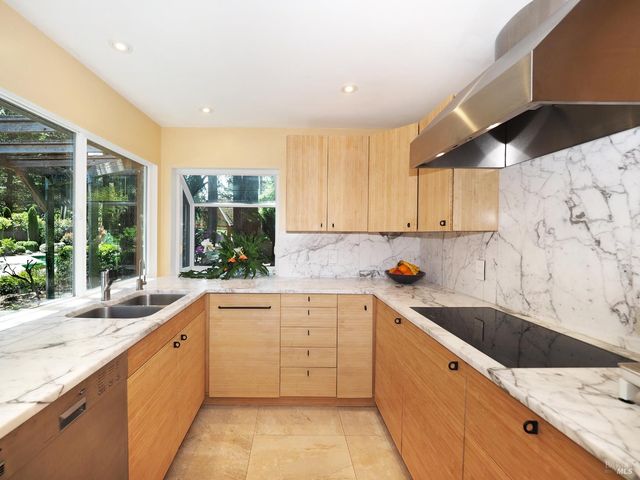 626 Gold Ridge Rd, Sebastopol, CA 95472