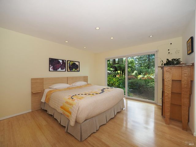 626 Gold Ridge Rd, Sebastopol, CA 95472