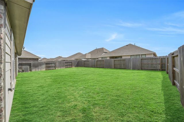 32303 Cedar Crest Drive, Waller, TX 77484