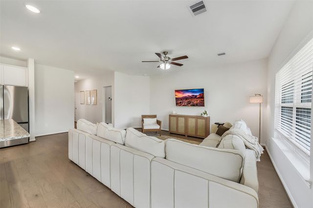 32303 Cedar Crest Drive, Waller, TX 77484