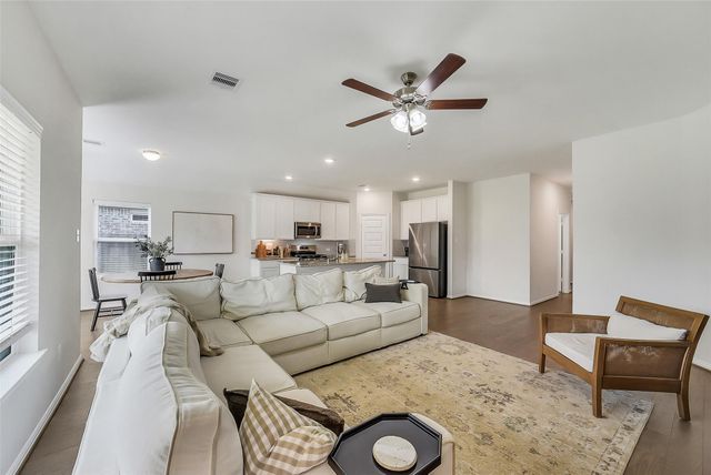 32303 Cedar Crest Drive, Waller, TX 77484