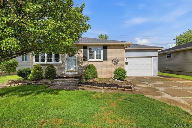 49 Caroline Lane, Cheektowaga, NY 14043