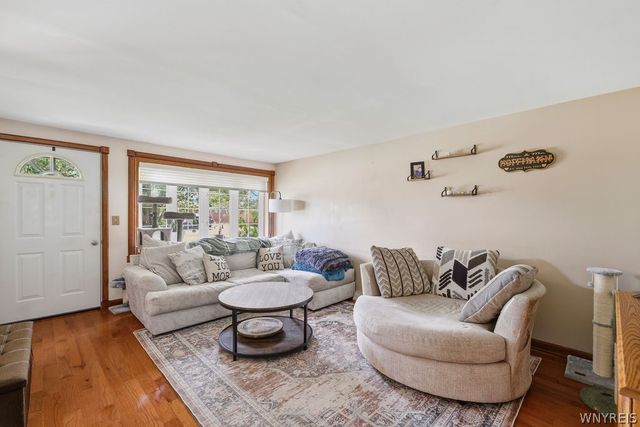 49 Caroline Lane, Cheektowaga, NY 14043