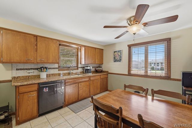 49 Caroline Lane, Cheektowaga, NY 14043