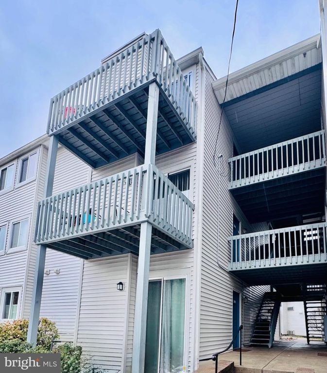 2049 LUCAS LN, Voorhees, NJ 08043