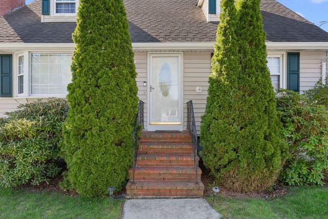 70 Westfield Dr, Brockton, MA 02301