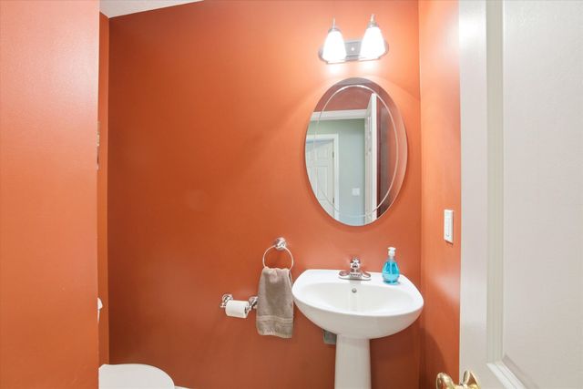 611 North Pembroke Road, Pembroke, NH 03275