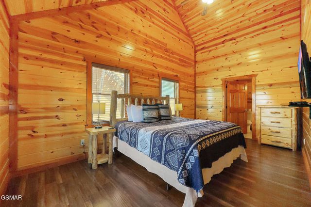 1244 Bird Nest Way, Sevierville, TN 37862