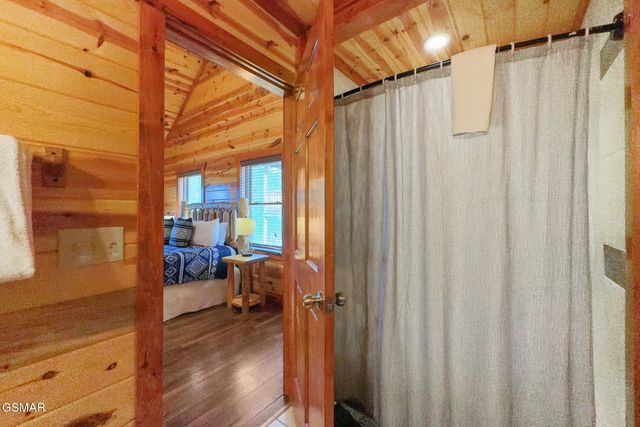 1244 Bird Nest Way, Sevierville, TN 37862