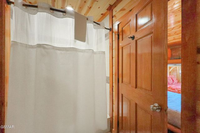 1244 Bird Nest Way, Sevierville, TN 37862