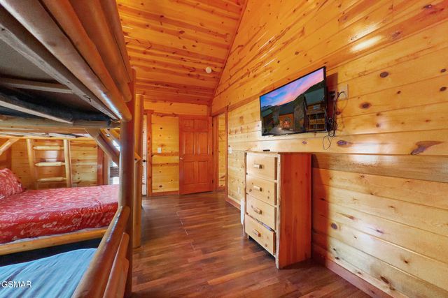 1244 Bird Nest Way, Sevierville, TN 37862