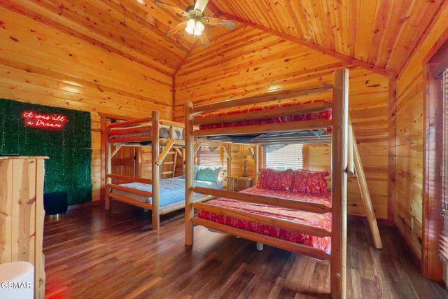 1244 Bird Nest Way, Sevierville, TN 37862