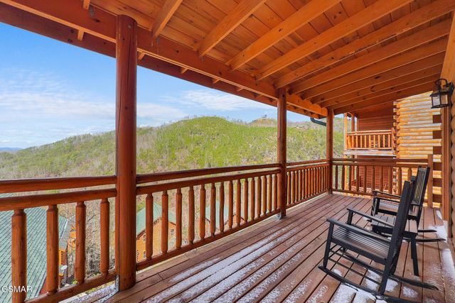 1244 Bird Nest Way, Sevierville, TN 37862