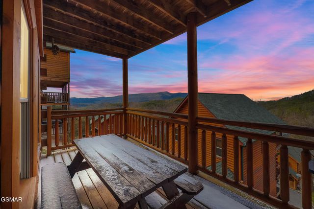 1244 Bird Nest Way, Sevierville, TN 37862