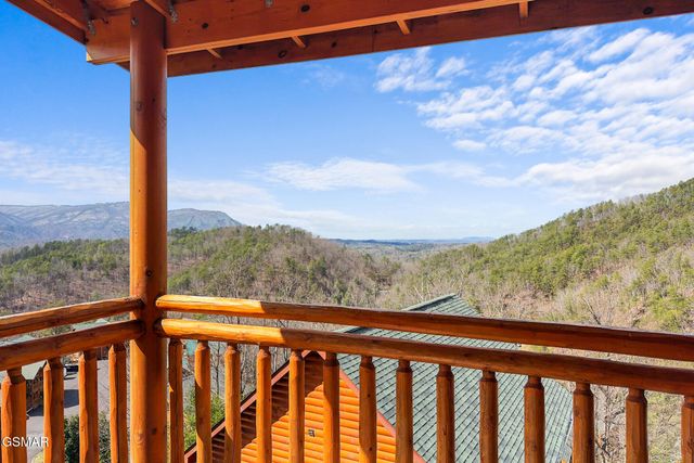 1244 Bird Nest Way, Sevierville, TN 37862