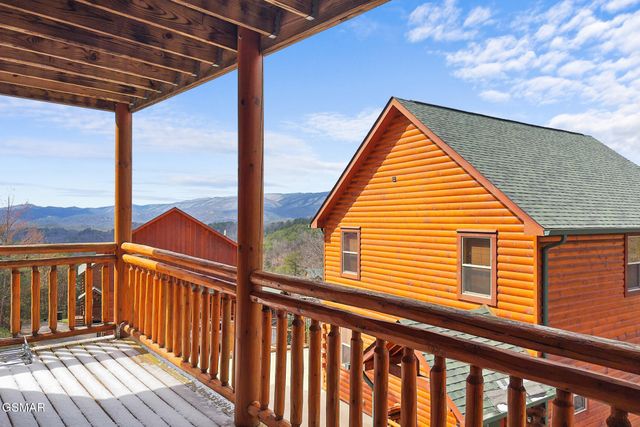 1244 Bird Nest Way, Sevierville, TN 37862